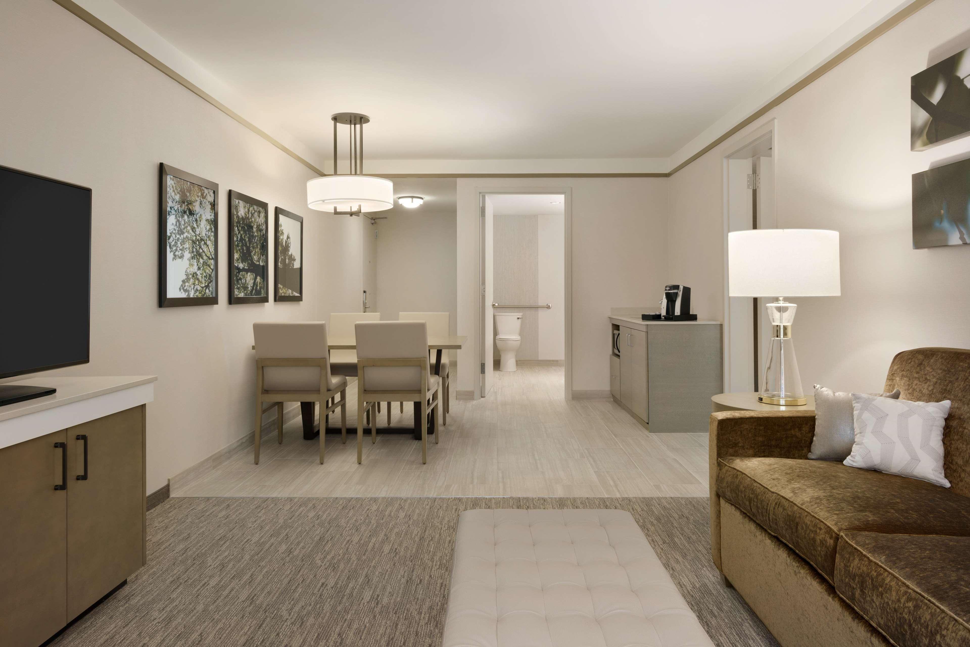 Hilton Garden Inn Newtown Square Radnor Ngoại thất bức ảnh