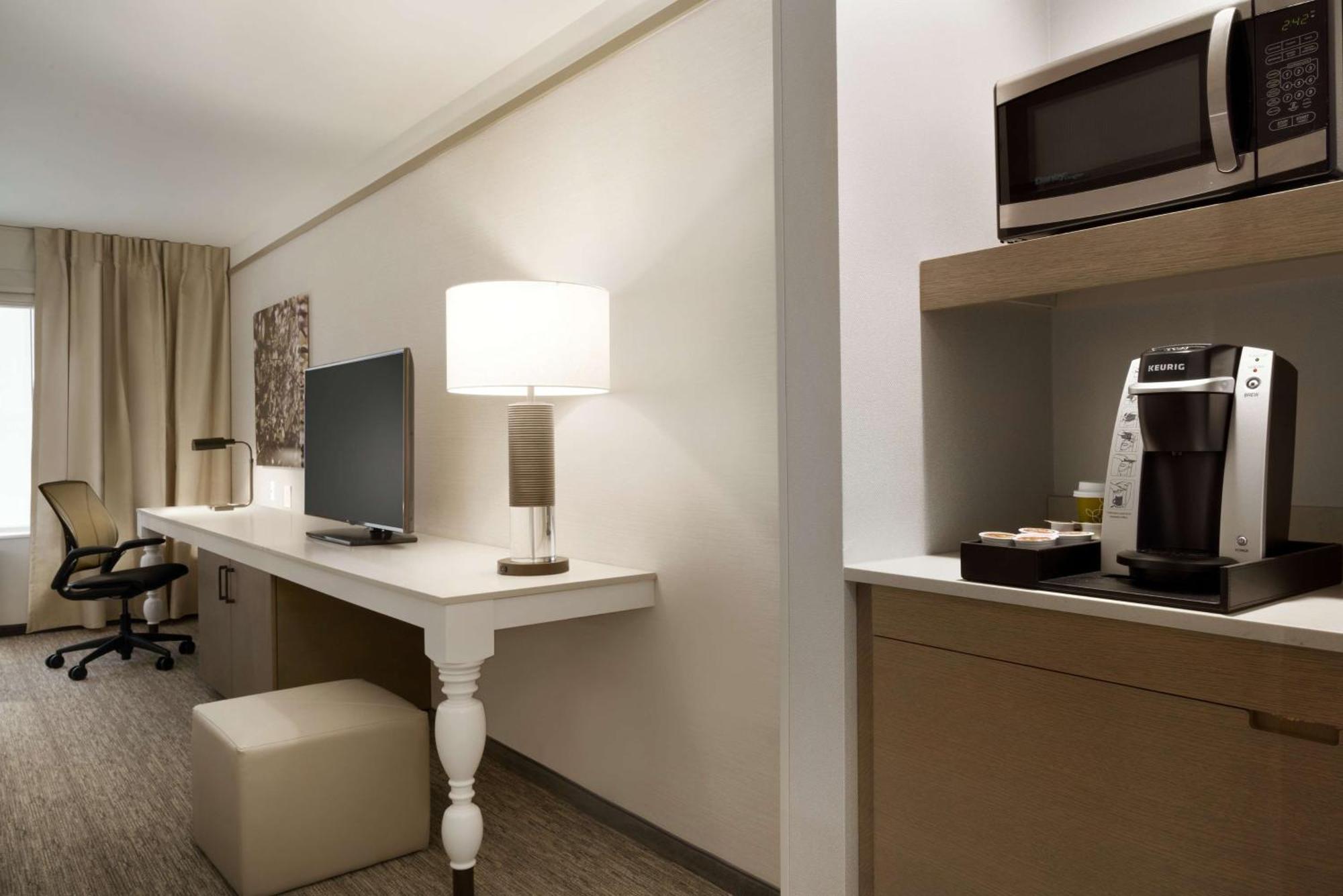 Hilton Garden Inn Newtown Square Radnor Ngoại thất bức ảnh