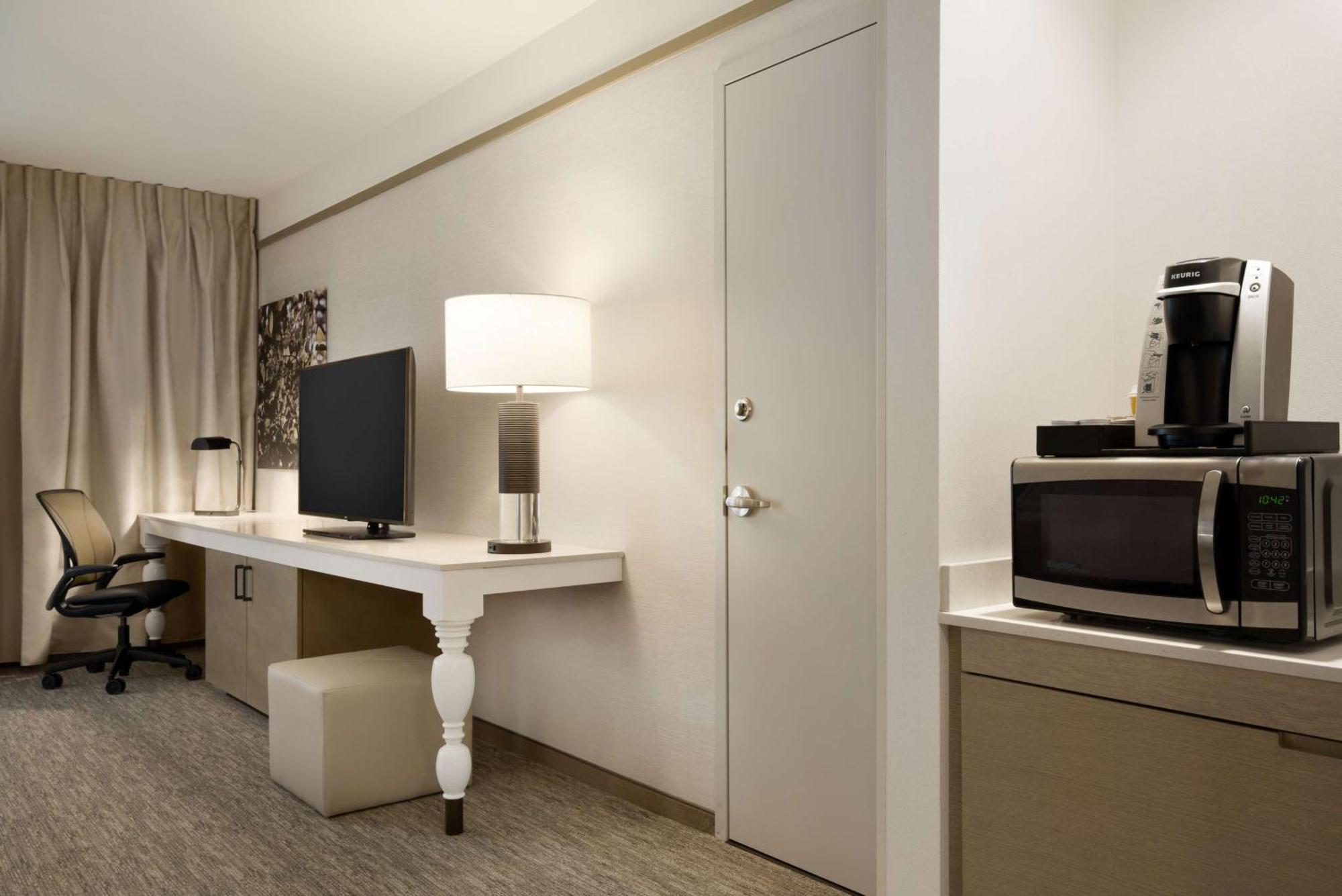 Hilton Garden Inn Newtown Square Radnor Ngoại thất bức ảnh