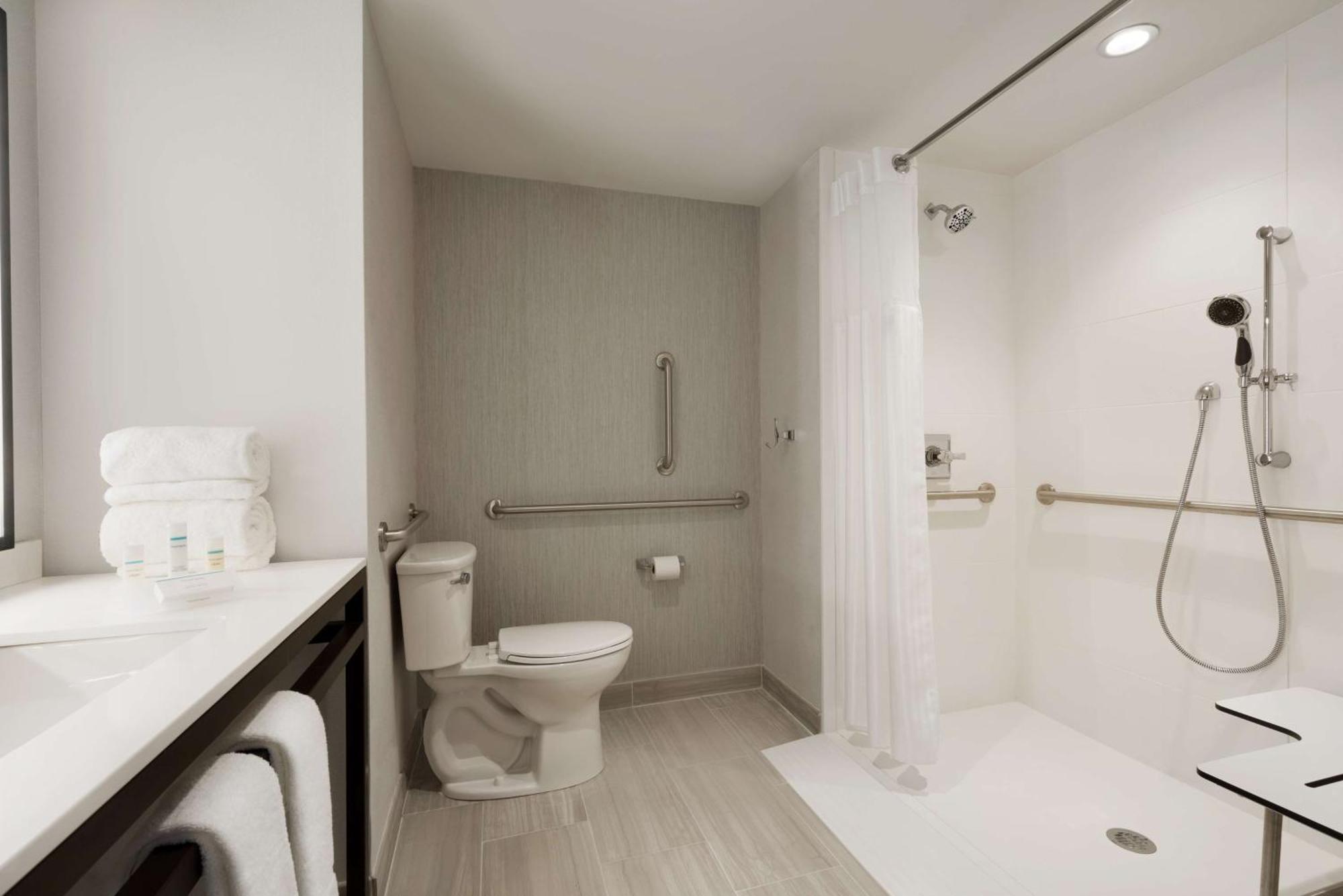 Hilton Garden Inn Newtown Square Radnor Ngoại thất bức ảnh
